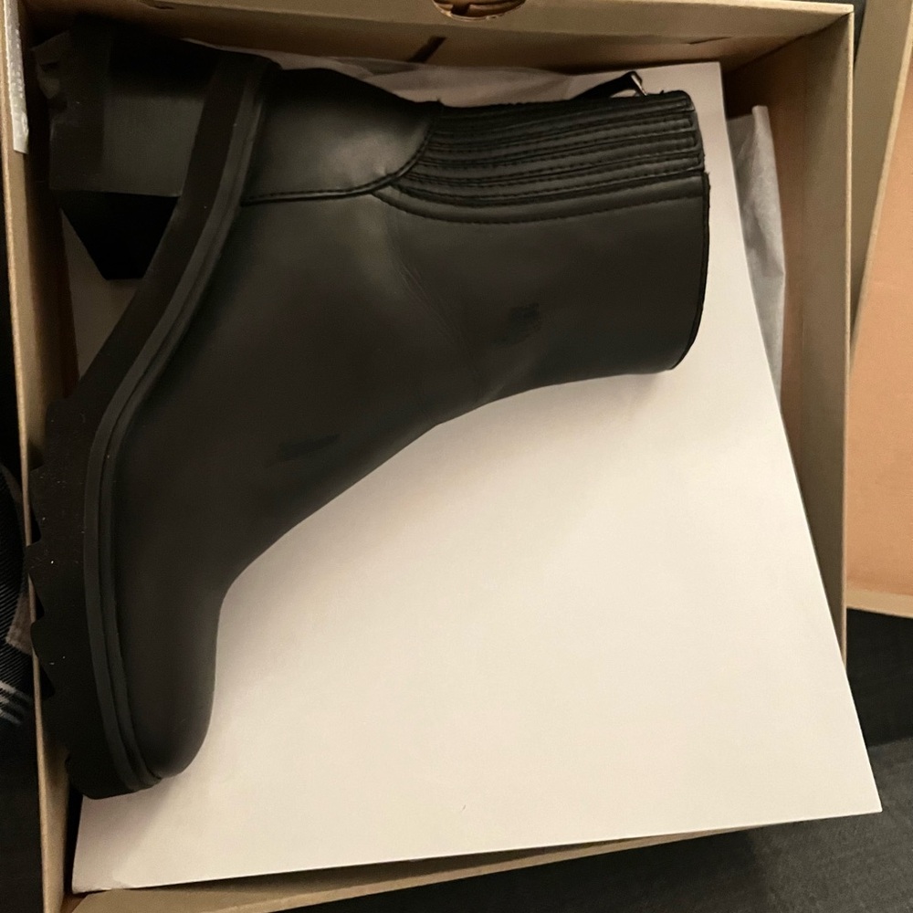 Brand new dolce vita boots